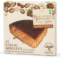 Bio-Mandelkuchen mit Haselnüssen