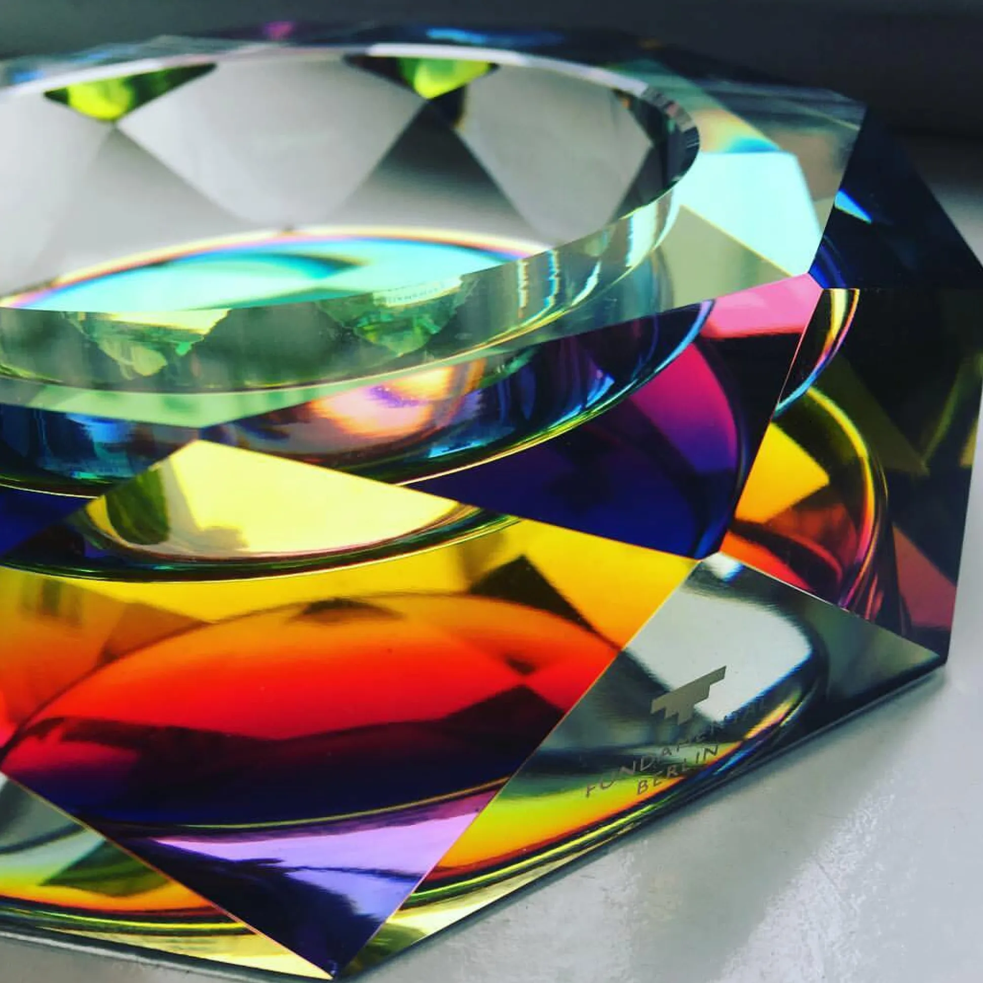 Schale Regenbogen